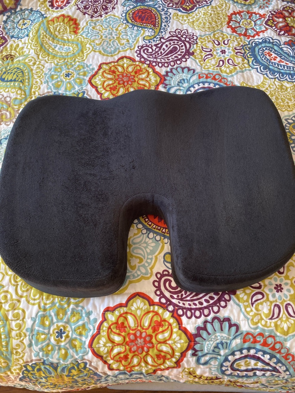 Black Ergonomic Memory Foam Coccyx Seat Cushion with Tailbone Relief